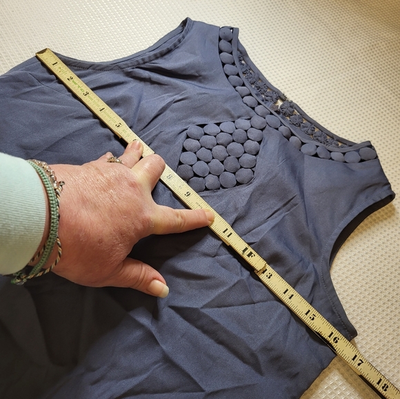 Banana Republic Women's Sleeveless Business Casual Top - Picture 9 of 10